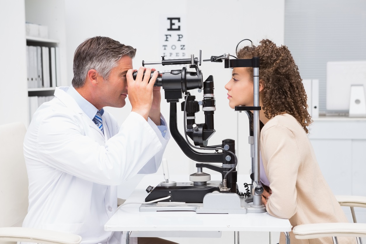 Când îți va recomanda medicul oftalmolog o ecografie oculară?